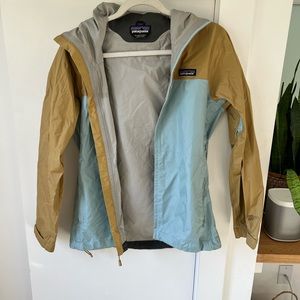 Patagonia Torrentshell rain jacket blue / tan